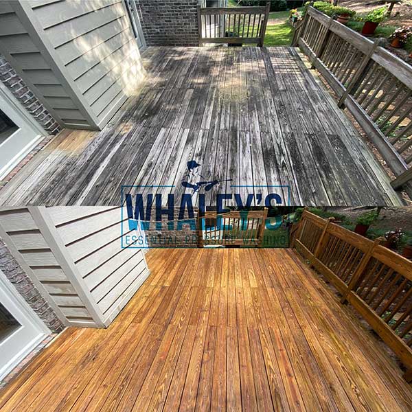 Deck cleaning hoover